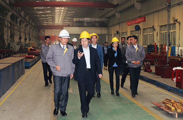 西安市委常委、常務副市長岳華峰蒞臨西瑪電機調(diào)研指導。